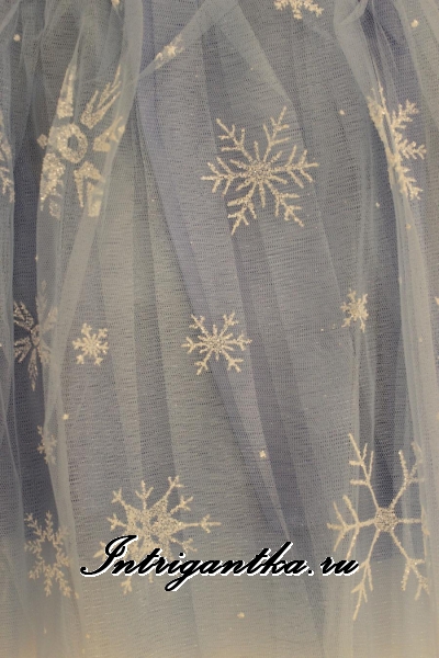 Светло-голубая снежинка с узором