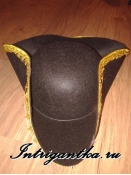 Пиратская шляпа с золотой окантовкой 