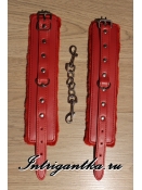 Красные наручники с меховой основой