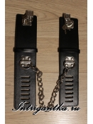 Черные гладкие наручники с замочками