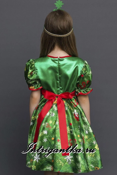 Зеленая елочка пуговка